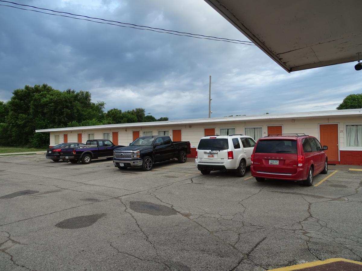 Rivers Inn Fort Madison Exterior photo